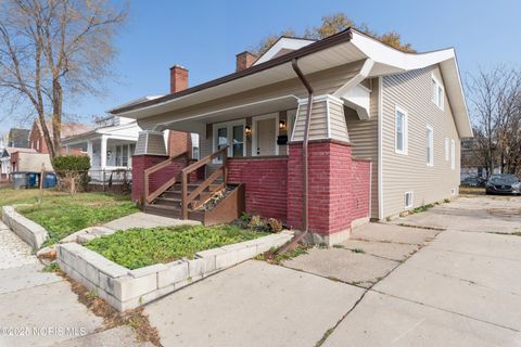 Tiny photo for 427 Oak Street, Toledo, OH 43605 (MLS # 10001712)