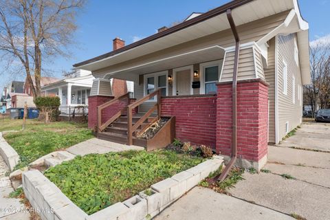 Tiny photo for 427 Oak Street, Toledo, OH 43605 (MLS # 10001712)