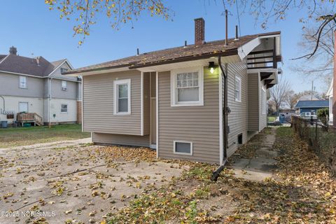 Tiny photo for 427 Oak Street, Toledo, OH 43605 (MLS # 10001712)