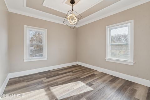 Tiny photo for 427 Oak Street, Toledo, OH 43605 (MLS # 10001712)