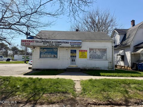 Photo of 1137 South Avenue, Toledo, OH 43609 (MLS # 10006167)