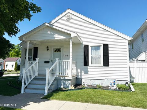 Tiny photo for 817 S Wood Street, Fostoria, OH 44830 (MLS # 10005101)