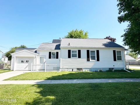 Tiny photo for 817 S Wood Street, Fostoria, OH 44830 (MLS # 10005101)