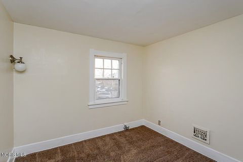 Tiny photo for 855 Brighton Avenue, Toledo, OH 43609 (MLS # 10004828)