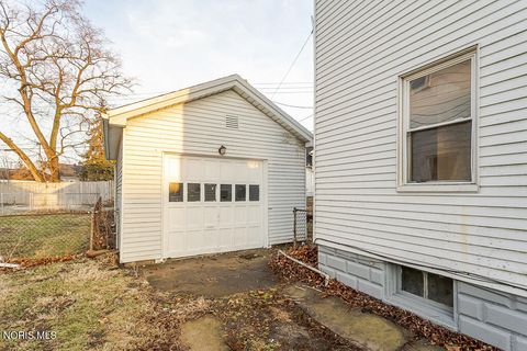 Tiny photo for 855 Brighton Avenue, Toledo, OH 43609 (MLS # 10004828)