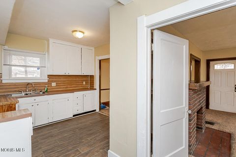 Tiny photo for 855 Brighton Avenue, Toledo, OH 43609 (MLS # 10004828)