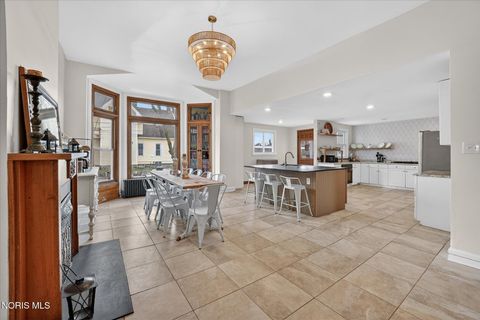 Tiny photo for 325 N Main Street, Bowling Green, OH 43402 (MLS # 10005272)