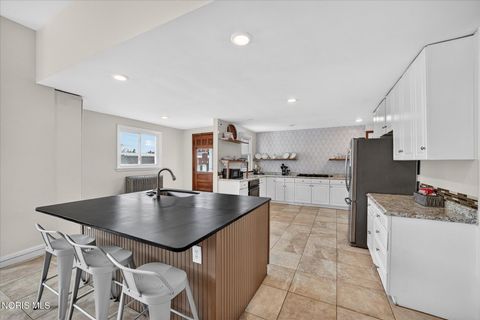 Tiny photo for 325 N Main Street, Bowling Green, OH 43402 (MLS # 10005272)