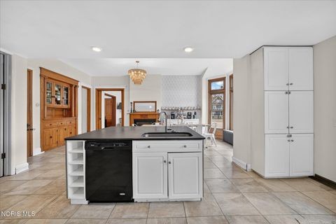 Tiny photo for 325 N Main Street, Bowling Green, OH 43402 (MLS # 10005272)