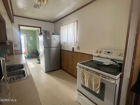 Tiny photo for 5221 Melvin Drive, Toledo, OH 43615 (MLS # 10005126)