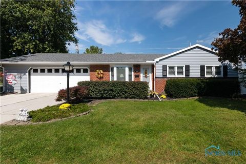 Photo of 704 Northview Drive, Fostoria, OH 44830 (MLS # 10010370)