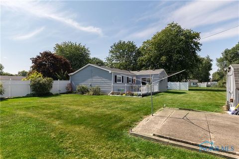 Tiny photo for 704 Northview Drive, Fostoria, OH 44830 (MLS # 10010370)