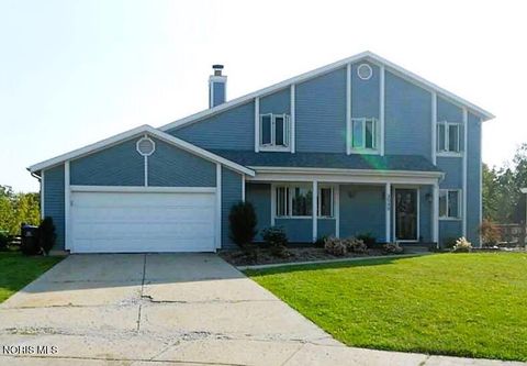 Photo of 3540 Lynnbrooke Lane, Oregon, OH 43616 (MLS # 10005851)