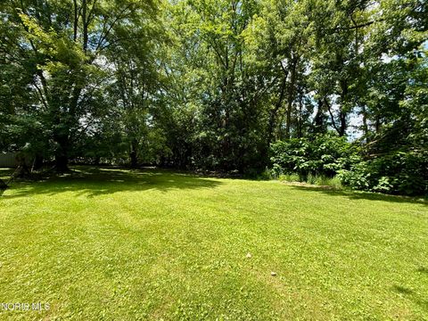 Tiny photo for 1606 S Crissey Road, Holland, OH 43528 (MLS # 10010098)