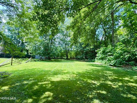 Tiny photo for 1606 S Crissey Road, Holland, OH 43528 (MLS # 10010098)