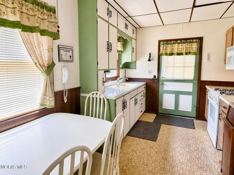 Tiny photo for 1606 S Crissey Road, Holland, OH 43528 (MLS # 10010098)
