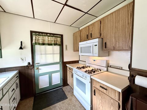 Tiny photo for 1606 S Crissey Road, Holland, OH 43528 (MLS # 10010098)