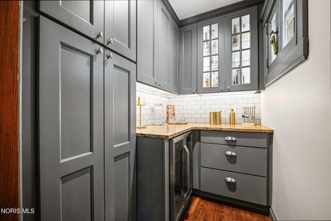 Tiny photo for 2921 Collingwood Boulevard, Toledo, OH 43610 (MLS # 10006074)