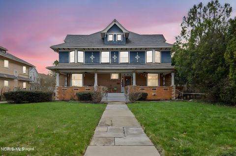 Photo of 2921 Collingwood Boulevard, Toledo, OH 43610 (MLS # 10006074)