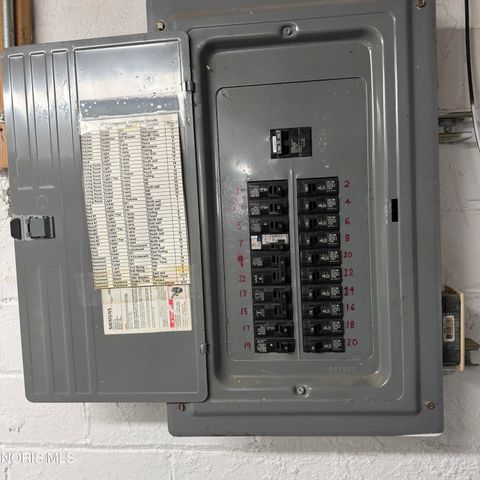 Tiny photo for 1475 Craigwood Road, Toledo, OH 43612 (MLS # 10006564)