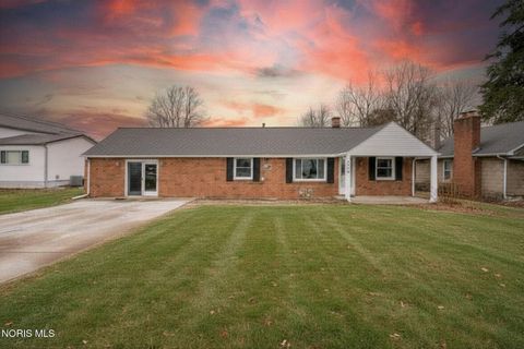 Photo of 5415 Seaman Road, Oregon, OH 43616 (MLS # 10006336)