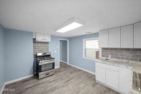 Tiny photo for 5415 Seaman Road, Oregon, OH 43616 (MLS # 10006336)