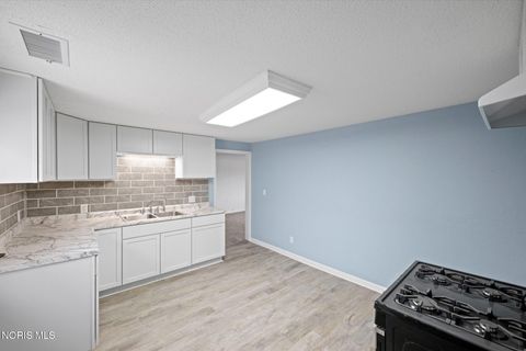 Tiny photo for 5415 Seaman Road, Oregon, OH 43616 (MLS # 10006336)