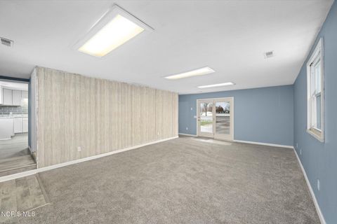 Tiny photo for 5415 Seaman Road, Oregon, OH 43616 (MLS # 10006336)