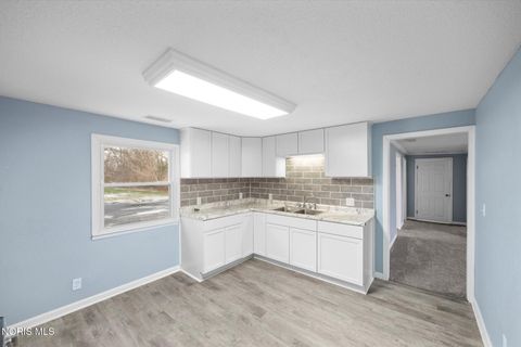 Tiny photo for 5415 Seaman Road, Oregon, OH 43616 (MLS # 10006336)