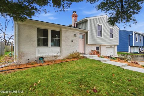 Tiny photo for 161 Dillrose Drive, Northwood, OH 43619 (MLS # 10001677)