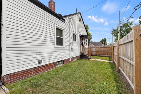 Tiny photo for 2566 Ivy Place, Toledo, OH 43613 (MLS # 10010675)