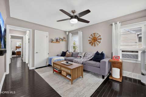 Tiny photo for 2566 Ivy Place, Toledo, OH 43613 (MLS # 10010675)