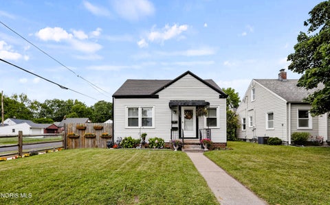 Tiny photo for 2566 Ivy Place, Toledo, OH 43613 (MLS # 10010675)