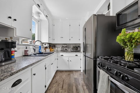 Tiny photo for 2566 Ivy Place, Toledo, OH 43613 (MLS # 10010675)