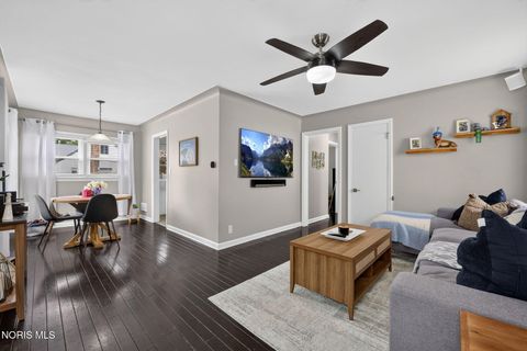 Tiny photo for 2566 Ivy Place, Toledo, OH 43613 (MLS # 10010675)