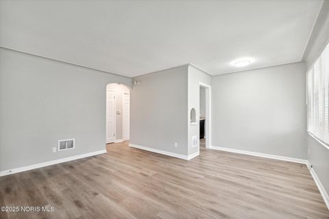 Tiny photo for 218 Waggoner Boulevard, Toledo, OH 43612 (MLS # 10002023)