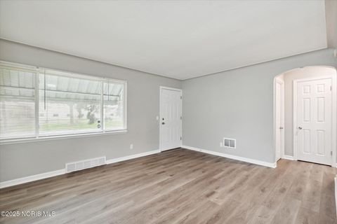 Tiny photo for 218 Waggoner Boulevard, Toledo, OH 43612 (MLS # 10002023)