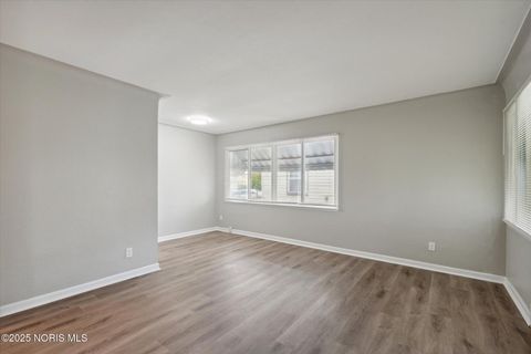 Tiny photo for 218 Waggoner Boulevard, Toledo, OH 43612 (MLS # 10002023)