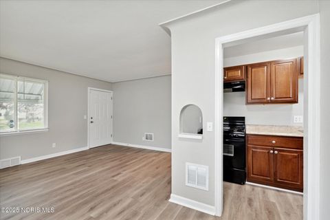 Tiny photo for 218 Waggoner Boulevard, Toledo, OH 43612 (MLS # 10002023)