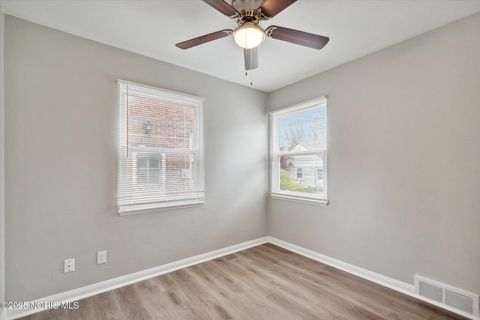 Tiny photo for 218 Waggoner Boulevard, Toledo, OH 43612 (MLS # 10002023)