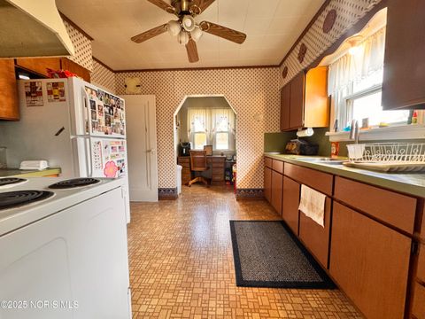 Tiny photo for 411 E Hamilton Street, Bryan, OH 43506 (MLS # 10000527)