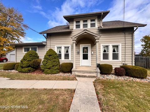 Photo of 411 E Hamilton Street, Bryan, OH 43506 (MLS # 10000527)