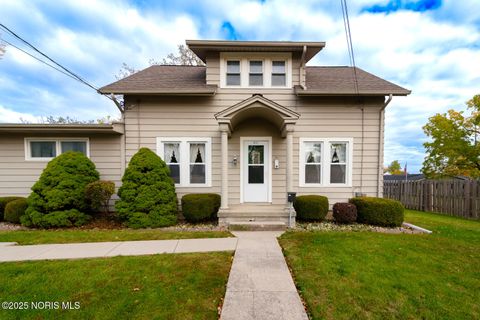 Photo of 411 E Hamilton Street, Bryan, OH 43506 (MLS # 10000527) Photo of 411 E Hamilton Street, Bryan, OH 43506 (MLS # 10000527)