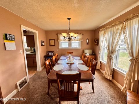Tiny photo for 411 E Hamilton Street, Bryan, OH 43506 (MLS # 10000527)