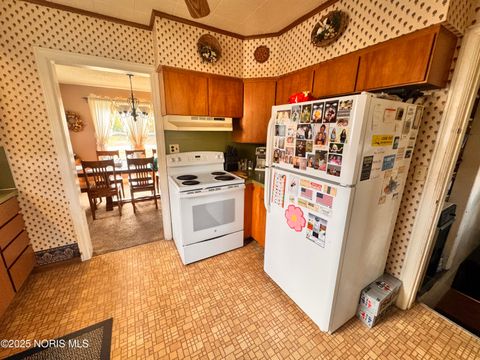 Tiny photo for 411 E Hamilton Street, Bryan, OH 43506 (MLS # 10000527)