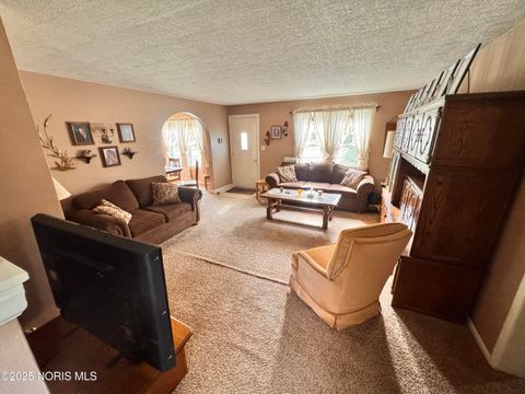 Tiny photo for 411 E Hamilton Street, Bryan, OH 43506 (MLS # 10000527)