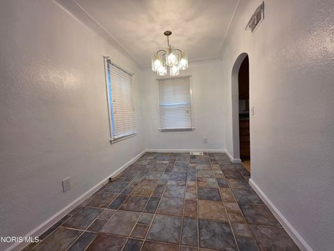 Tiny photo for 5742 Vail Avenue, Toledo, OH 43623 (MLS # 10004967)