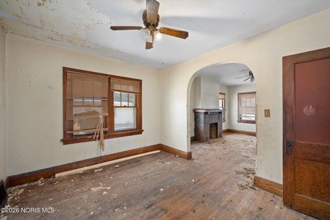 Tiny photo for 910 Woodward Avenue, Toledo, OH 43608 (MLS # 10003916)