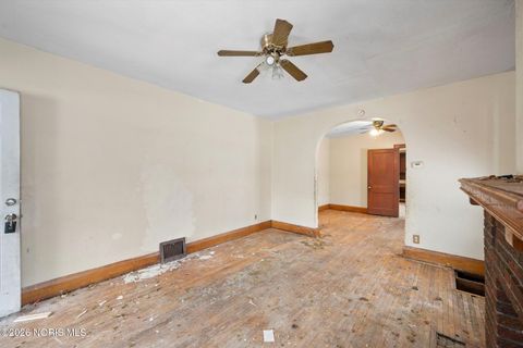 Tiny photo for 910 Woodward Avenue, Toledo, OH 43608 (MLS # 10003916)