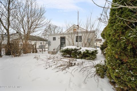 Tiny photo for 910 Woodward Avenue, Toledo, OH 43608 (MLS # 10003916)
